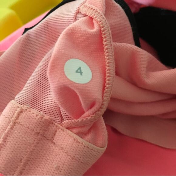 Lululemon Cardio Kick Tank Black Neon Size 4 - Picture 8 of 8